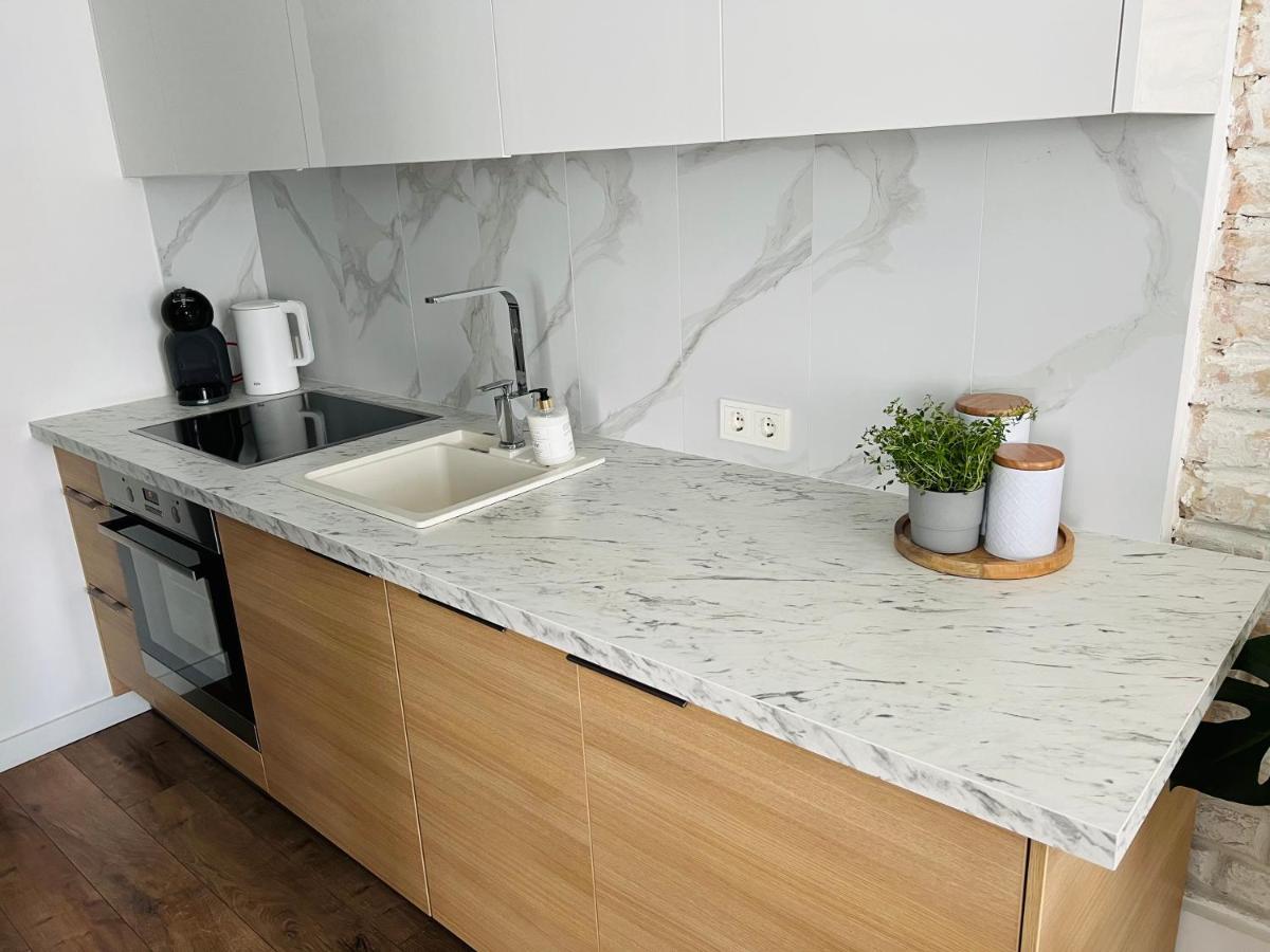 The Right Coast Apartment With Free Private Parking Riga Esterno foto